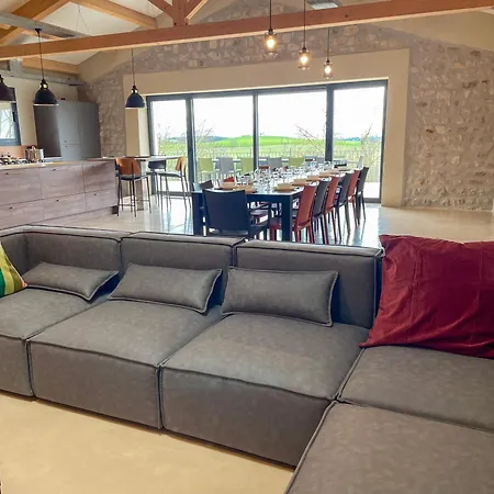 Des Ollieres Tatil Evi